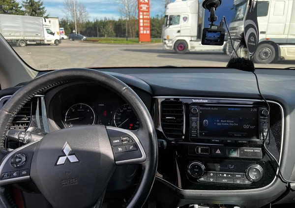 Mitsubishi Outlander cena 49650 przebieg: 141000, rok produkcji 2013 z Wieruszów małe 79